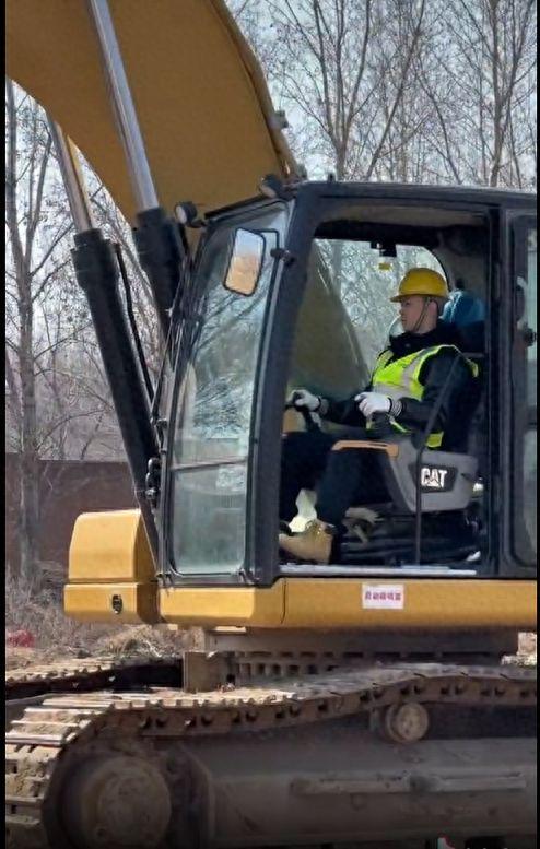 开挖掘机视频,视频教学带你轻松上手